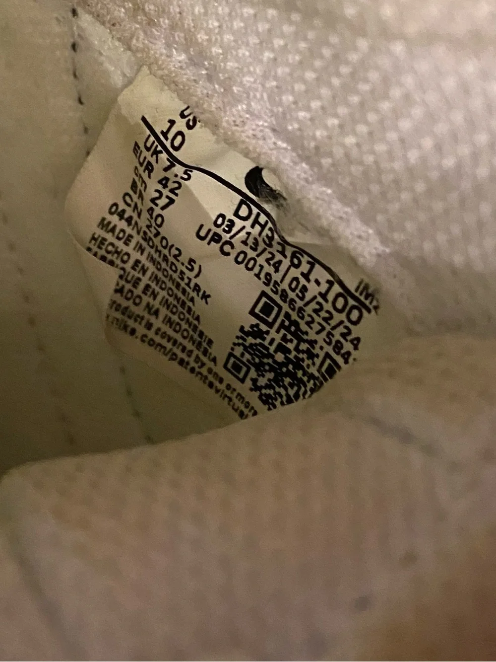 Nike Women’s  White Sneakers with Black Swoosh and Brown Trim